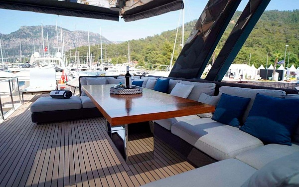 Аренда моторной яхты Ferretti 850 Shero в Турции